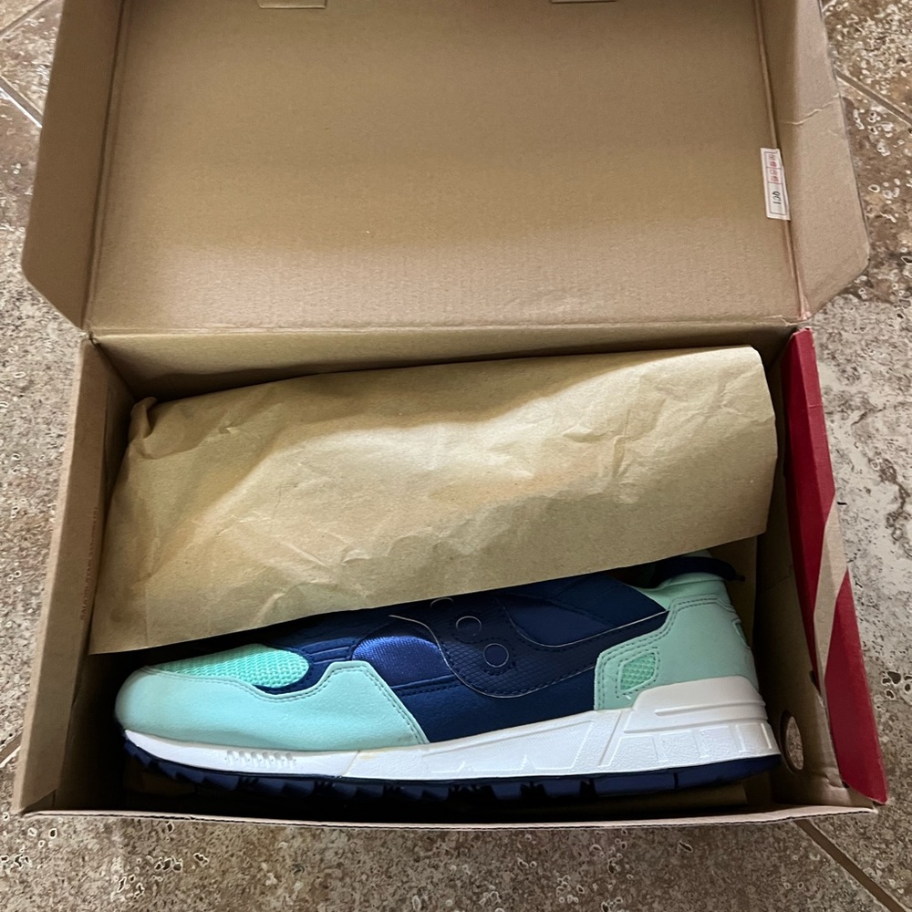 Saucony Shadow 5000 sneaker